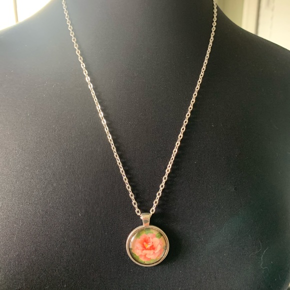 Necklace pink flower - Picture 2 of 8